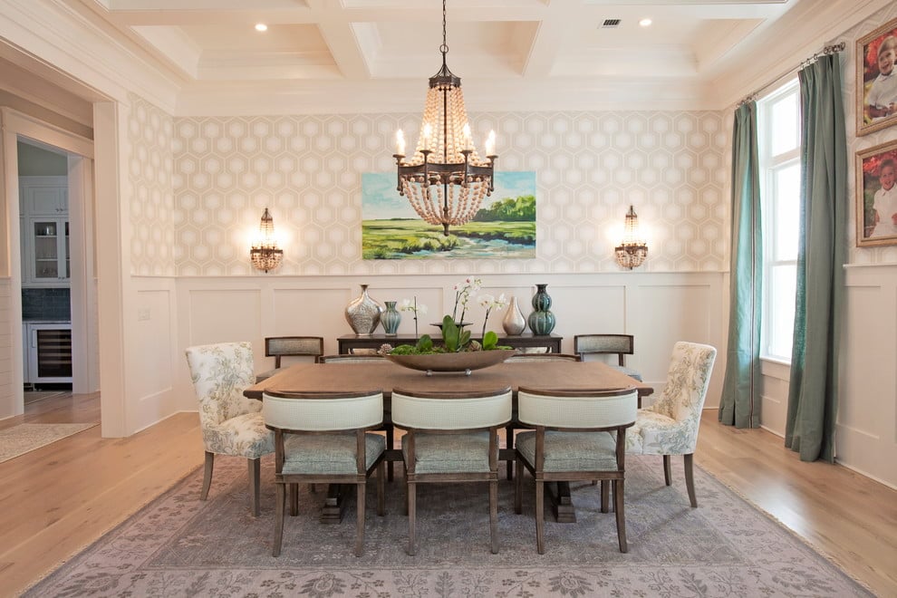 20 Fantastic Traditional Dining Room Interiors That Sparkle With Elegance 18