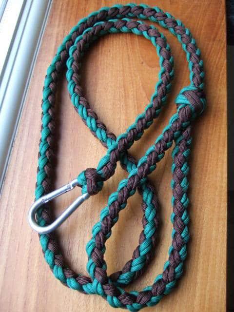 GIVE YOUR DOG WHAT IT DESERVES - A PARACORD LEASH