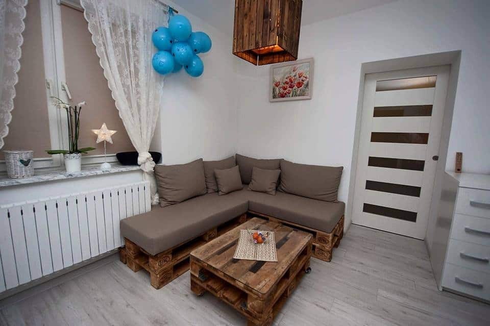 pallet sectional sofa with cushion