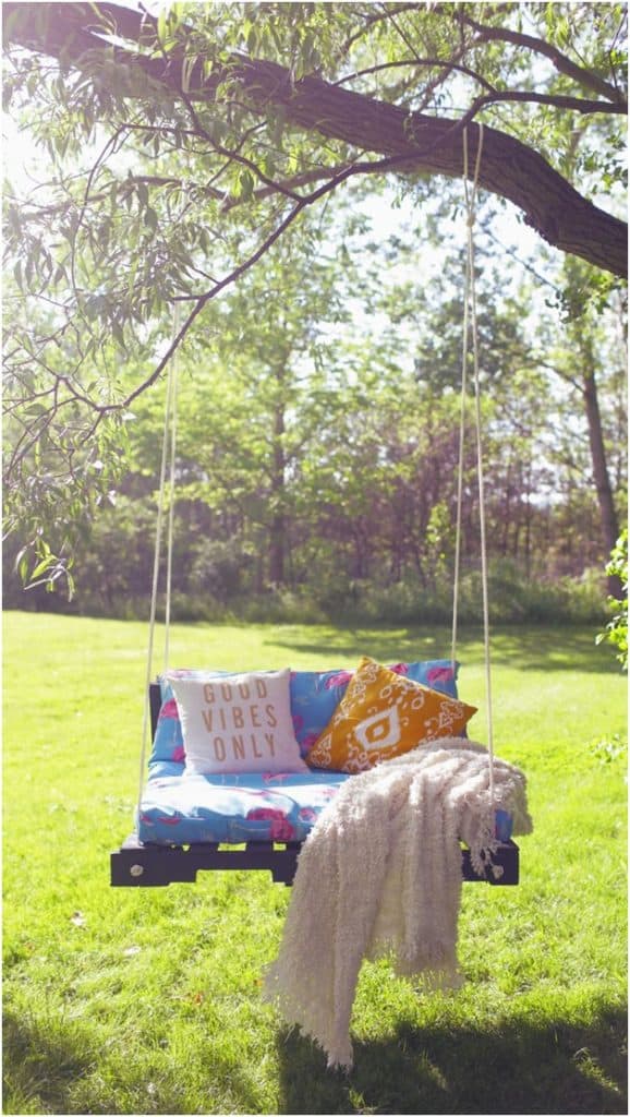THE PALLET SWING