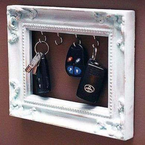 DIY Key Holder of Old Picture Frame