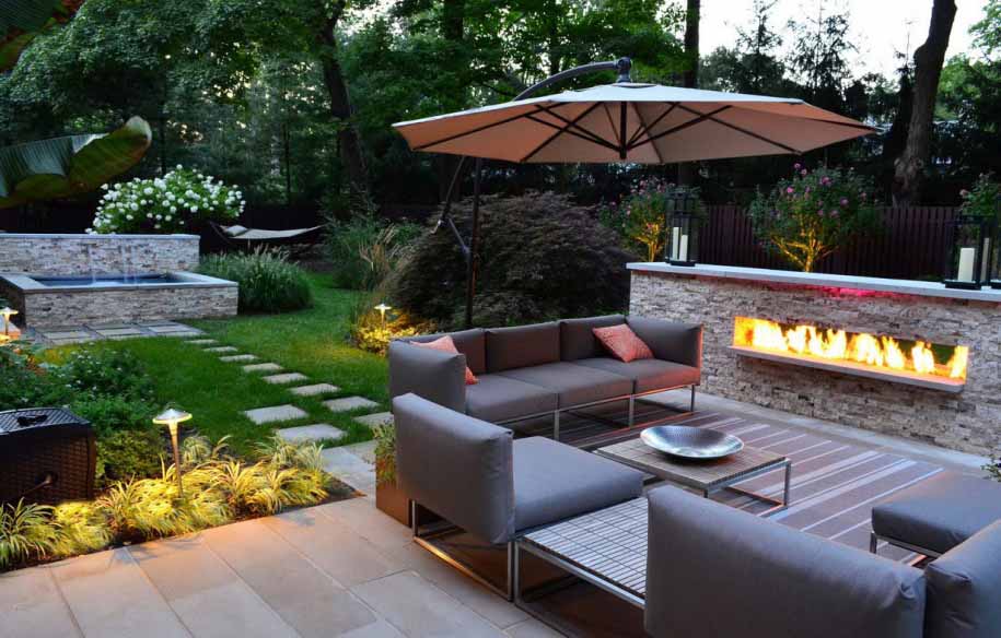 Desain taman belakang rumah minimalis modern
