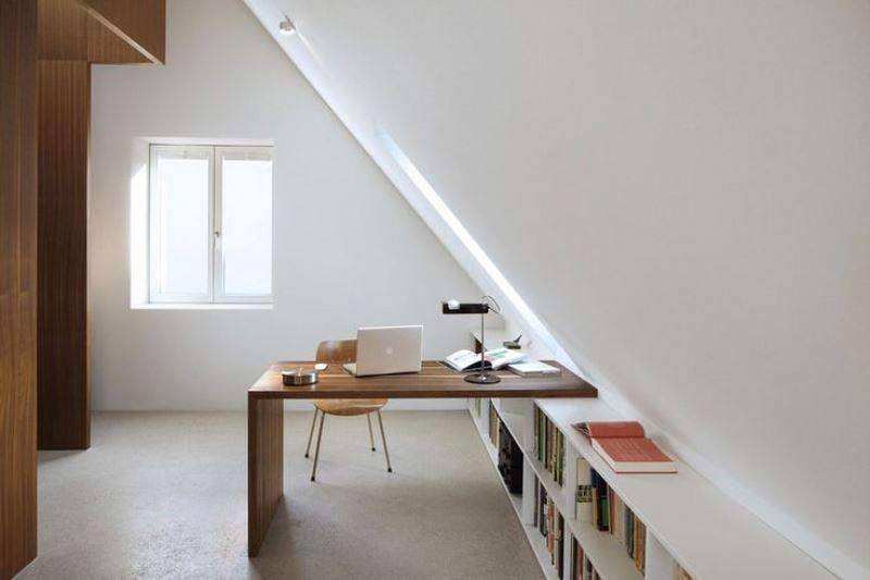 Office in an upper loft 1