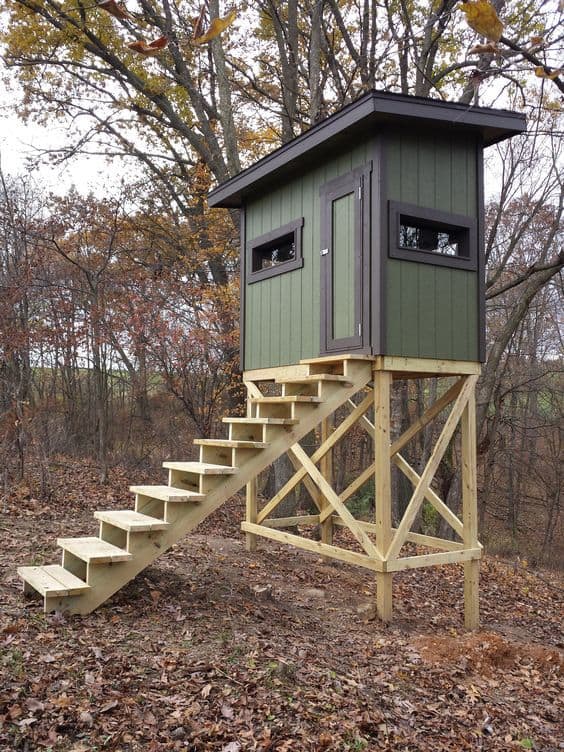 15. HINGE WINDOW IN DEER STAND