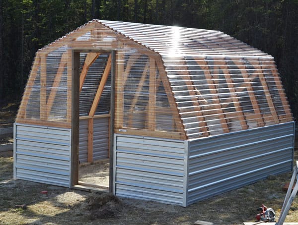 LEARN HOW TO BUILD AN AMAZING BARN-STYLE GREENHOUSE