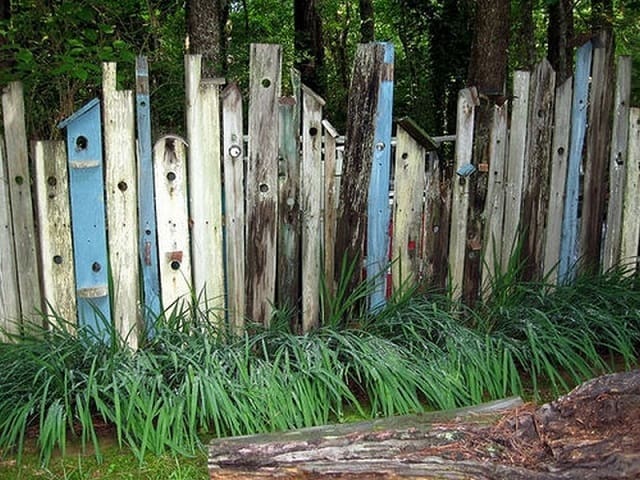 RUSTIC PALLET FENCE