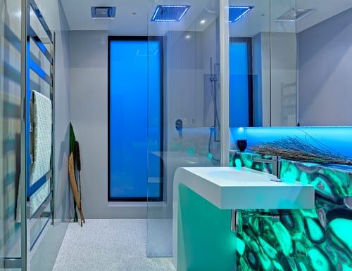 BABY BLUE – A FUTURISTIC SHOWER WITH AMAZING BLUE ELEMENTS