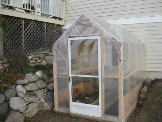 LEARN HOW TO MAKE A SIMPLE DIY GREENHOUSE
