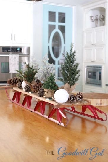 19 Winter Home Decorations Re-purposing Sleighs, Skis & Snowboards