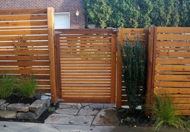 DESIGNER PALLET FENCE FOR SMALL HOMES