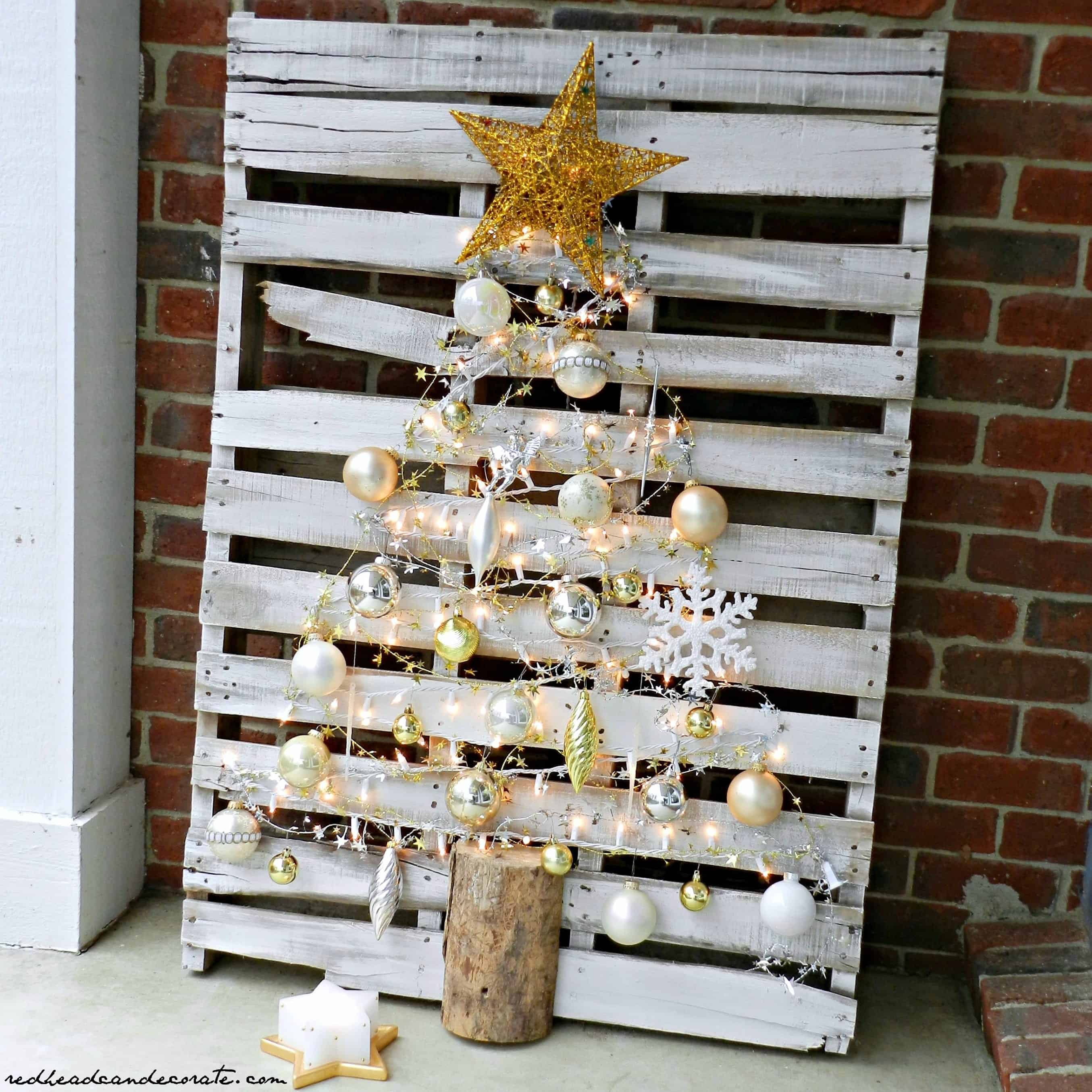 Easy DIY Pallet Christmas Tree