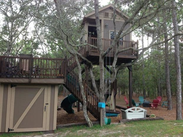 THE MATCHING TREE HOUSE