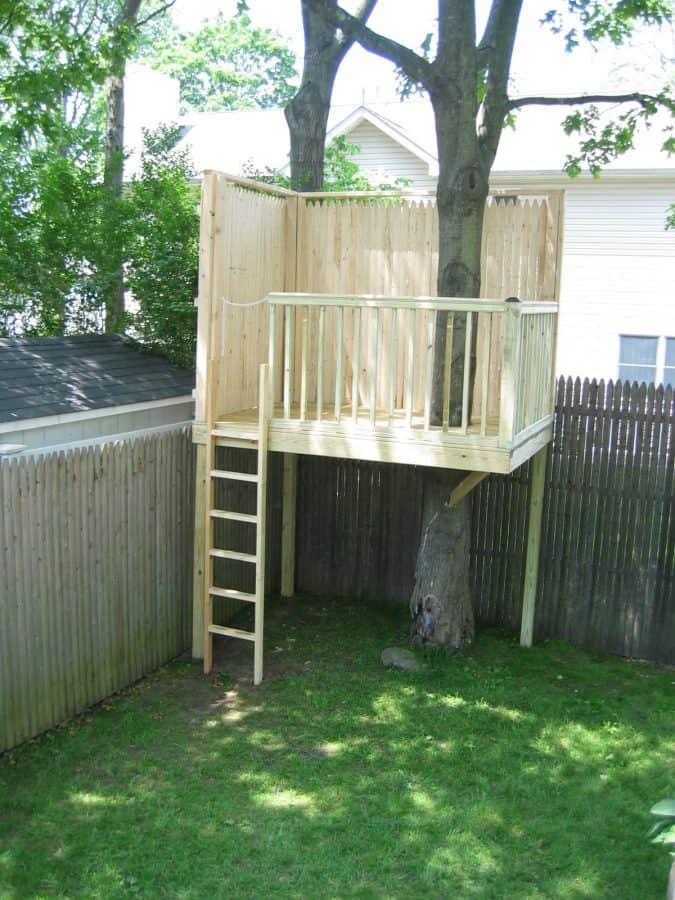 THE PICKET FENCE TREE HOUSE