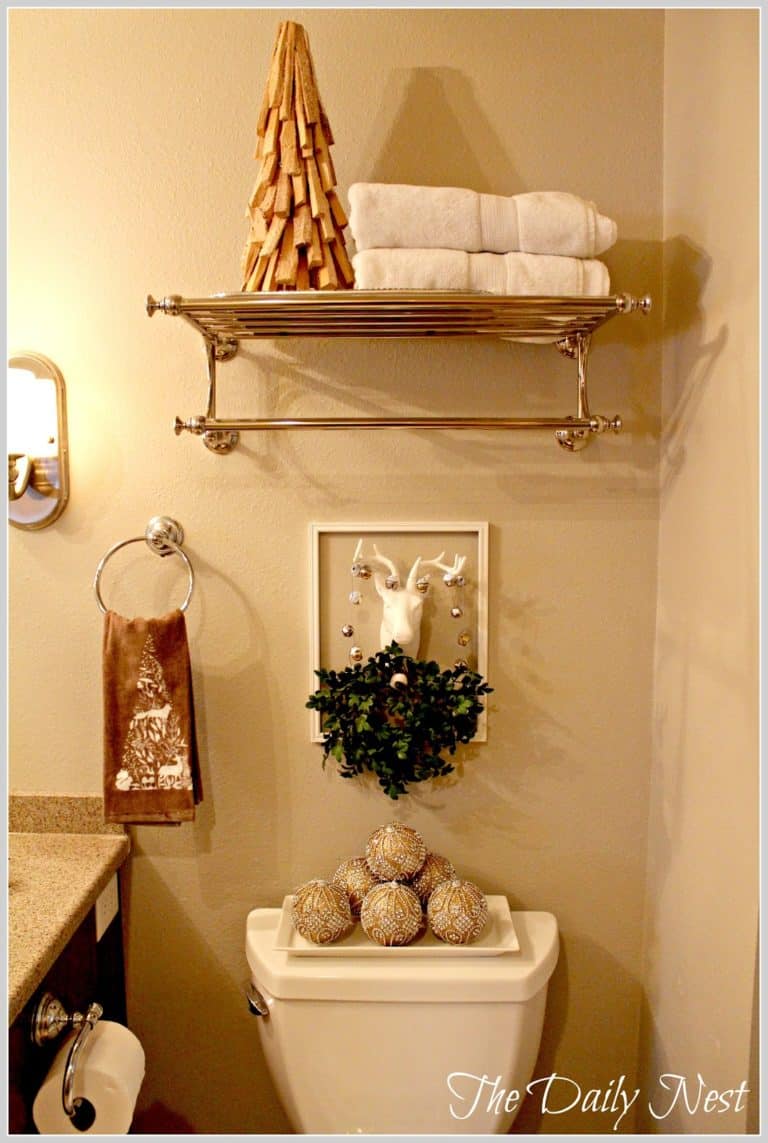21 Awesomely Unexpected Christmas Bathroom Decorations To Realize