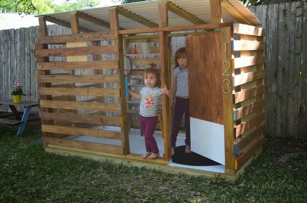 THE MODERN DIY PLAYHOUSE