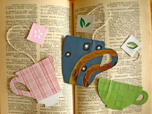 BOOKMARKS IN THE SHAPE OF CUPS AND TEA BAGS