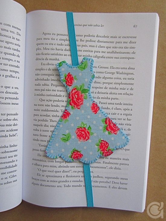 A CUTE LITTLE DRESS BOOKMARK FOR FASHION LOVERS
