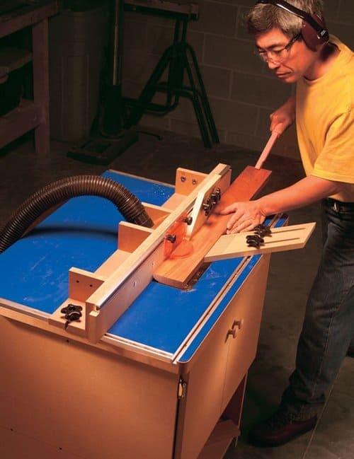 AMERICAN WOODWORKER ROUTER TABLE