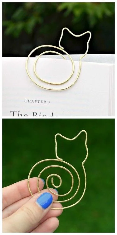 CAT BOOKMARK MADE WITH METAL
