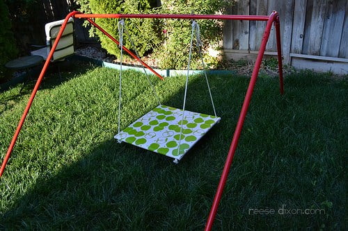 LOW-HEIGHT SWING SET