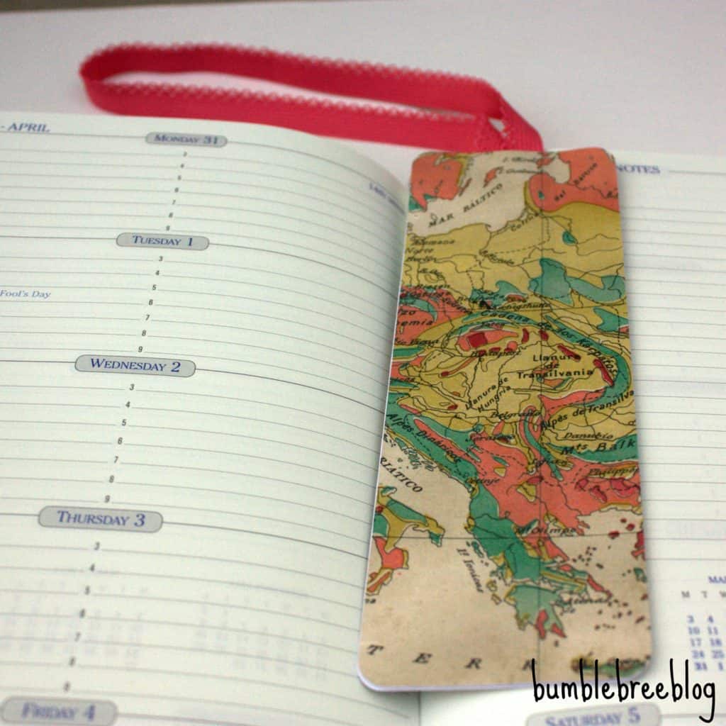 USE ELASTIC AND PATTERNED PAPER TO MAKE BOOKMARKS