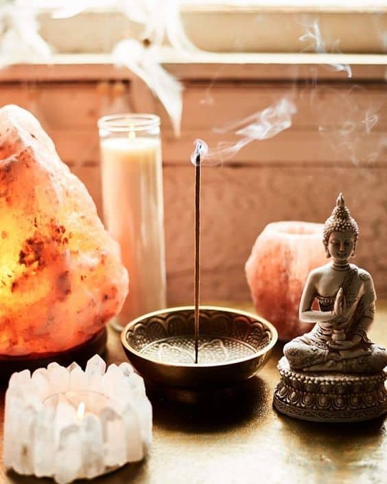 Himalayan Salt Lamp Benefits and Real vs. Fake Salt Lamps