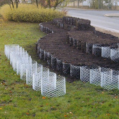 42. Use Chicken Wire to Shape A Natural Garden Edge