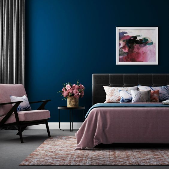 17. Navy Blue and Pink Bedroom Design