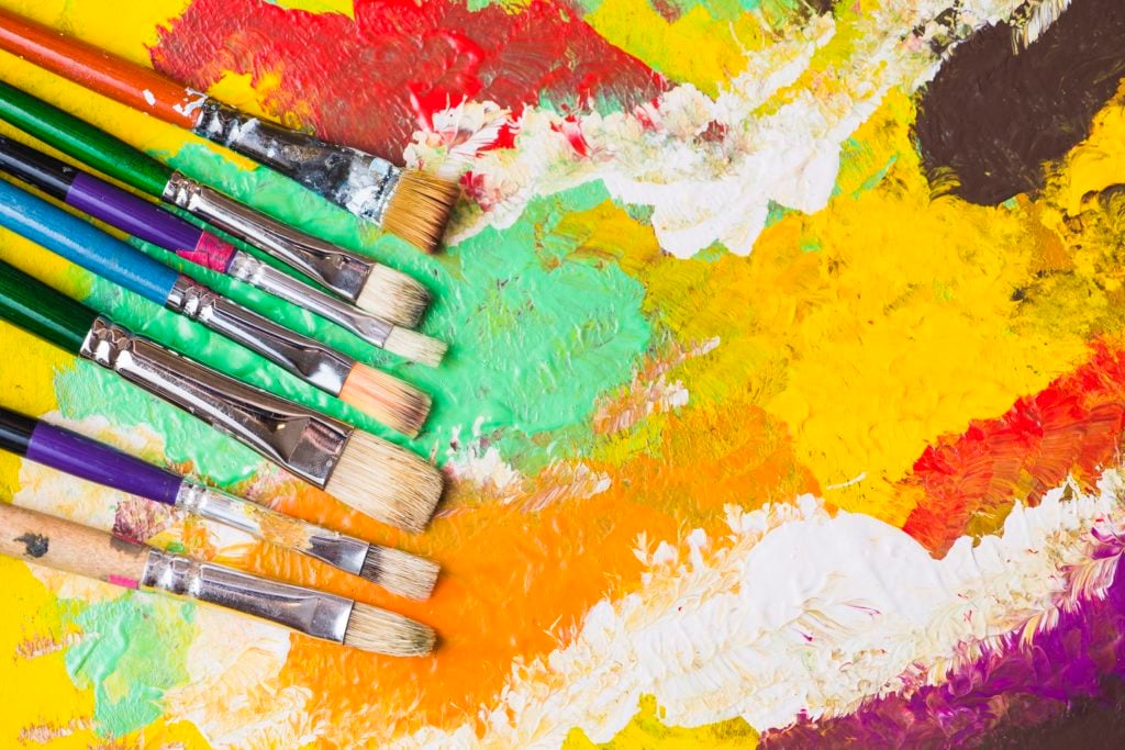 How to Clean Dried Acrylic Paint Off Brushes