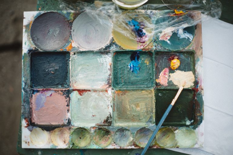 9 Best Palettes For Oil Painting Reviewed