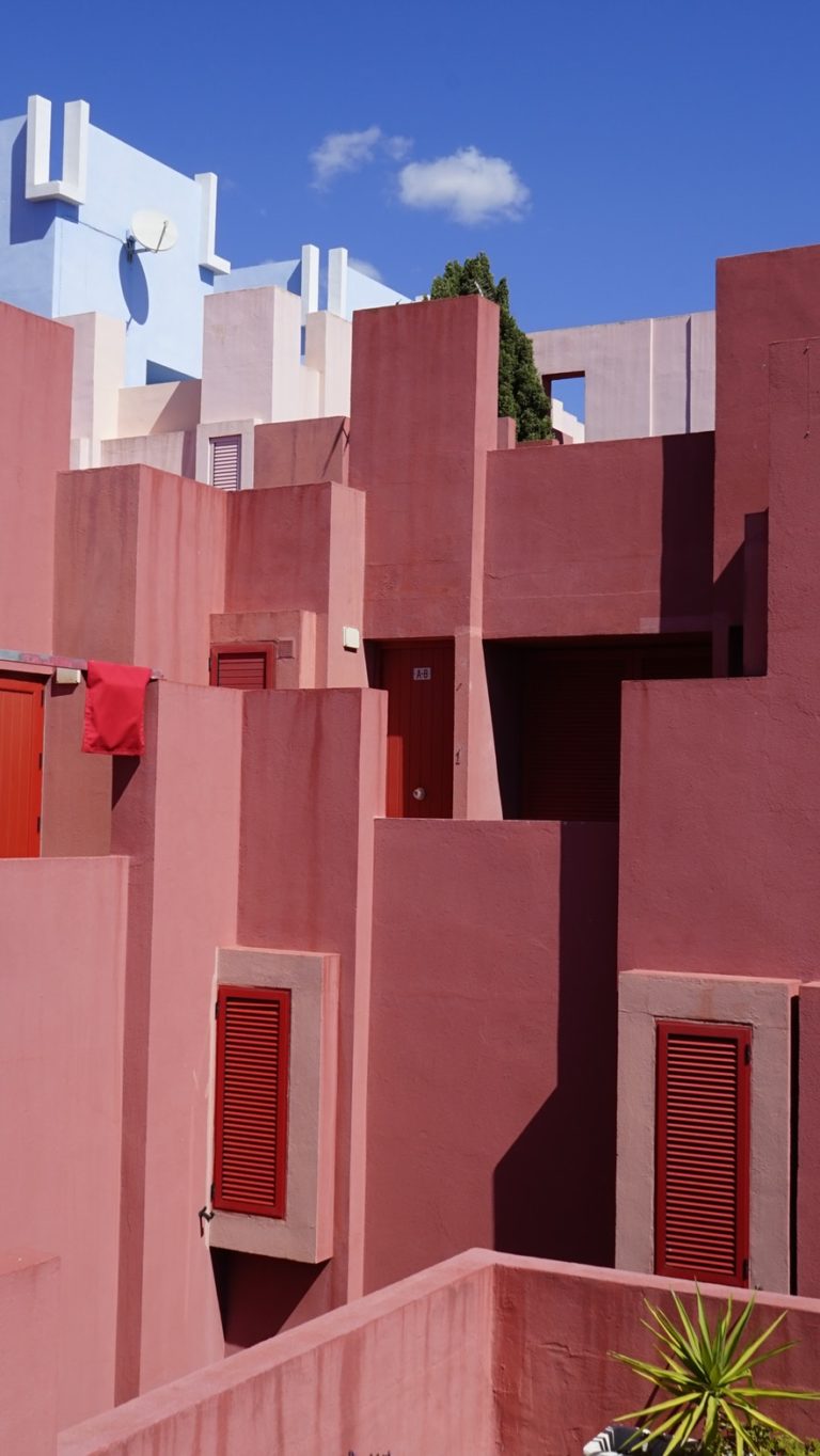 35 Tips On How To Cool Down A Room Without AC