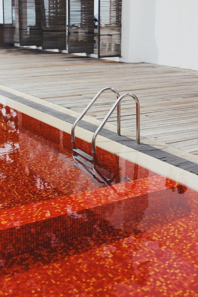 8 Best Pool Handrails Of 2023 + Buying Guide