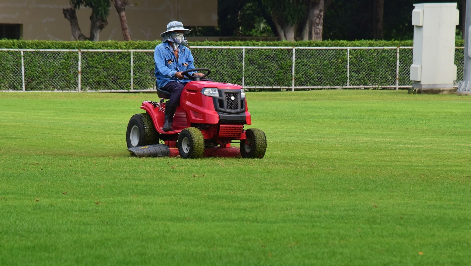 13 Best Riding Lawn Mowers of 2020 02