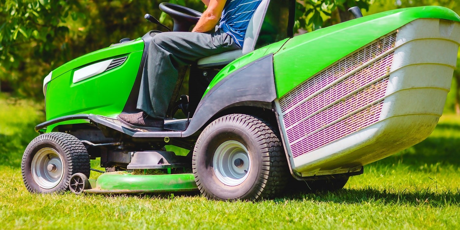 13 Best Riding Lawn Mowers of 2020 03