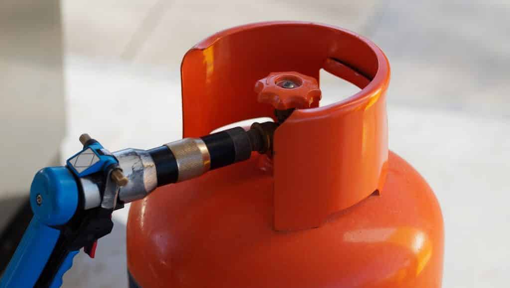 How To Refill Co2 Tank With Air Compressor?