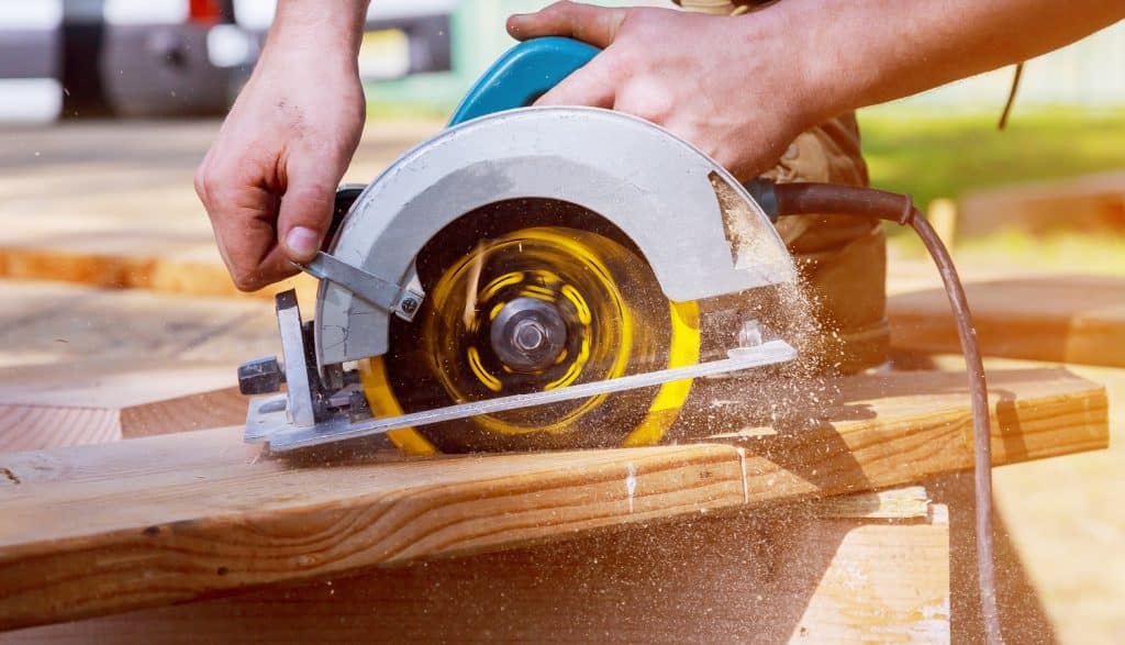 2 Best Toe Kick Saws Reviews + Guide