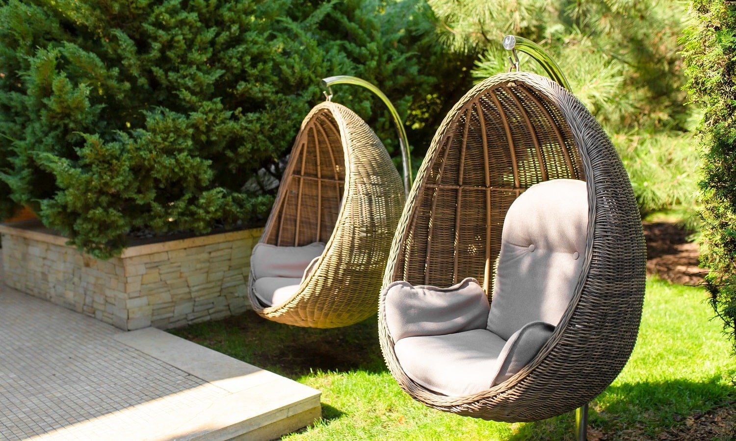 6 Best Hanging Chaise Loungers of 2023