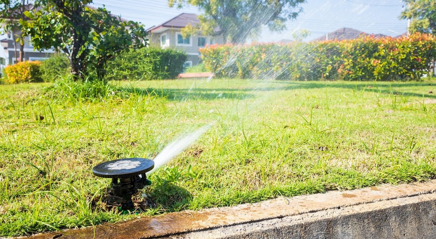 Automatic lawn sprinkler watering grass garden irrigation system