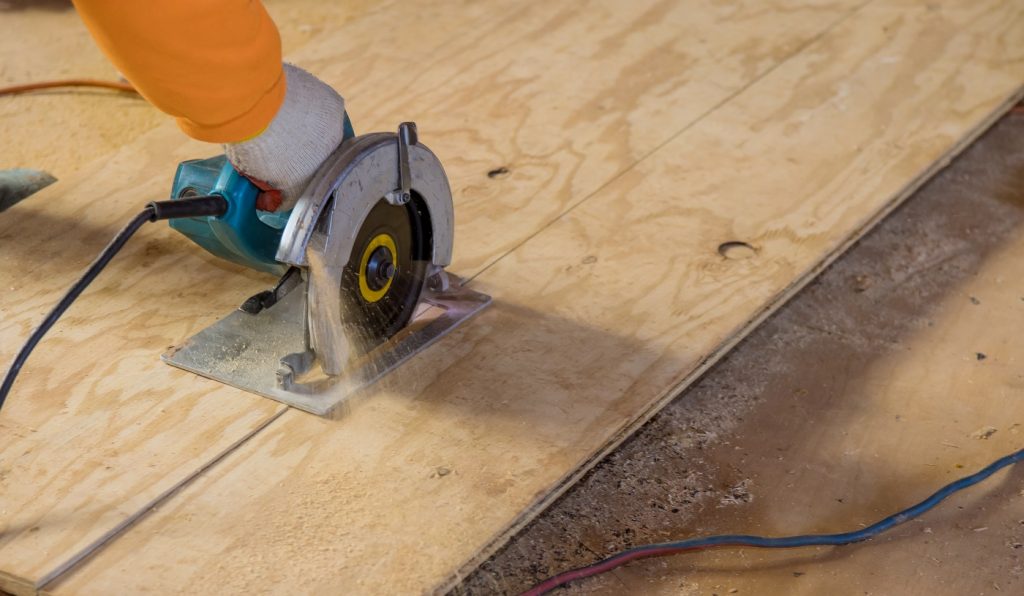 8 Best Compact Circular Saws Reviews + Guide