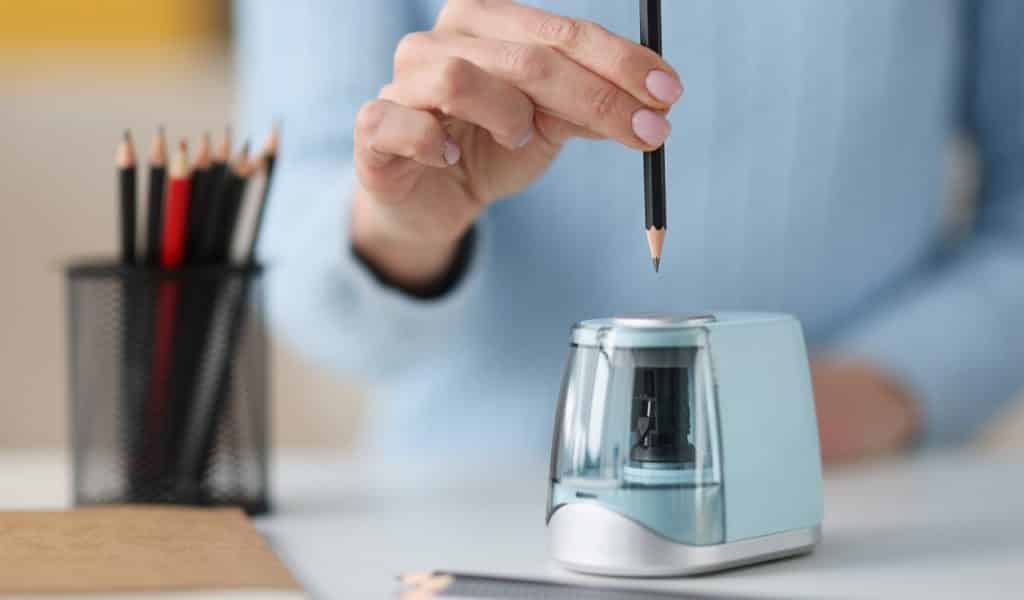 9 Best Electric Pencil Sharpeners [Reviewed+Buyer's Guide]