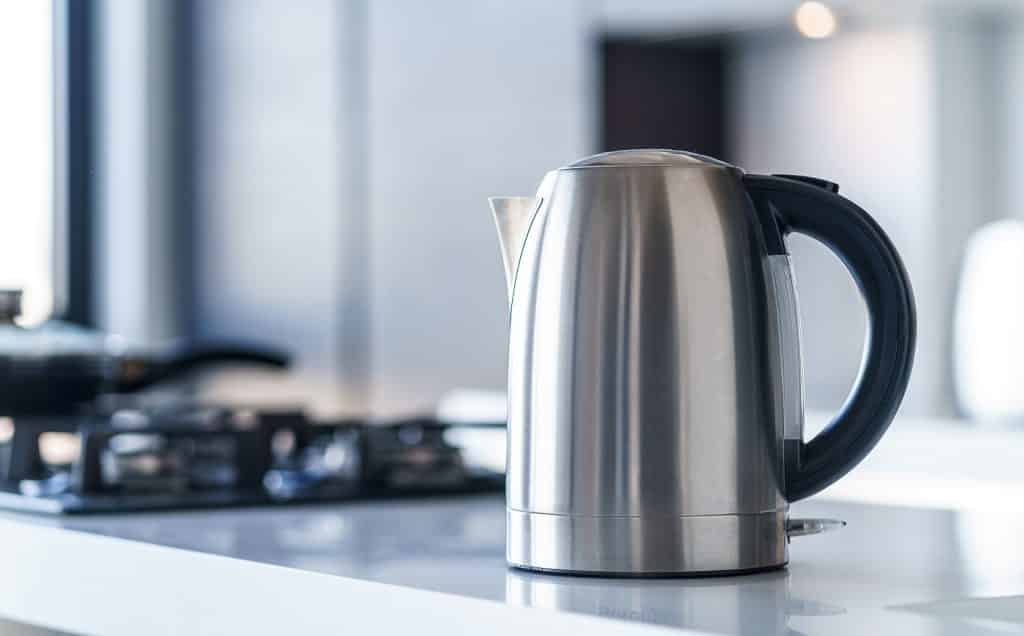 10 Safest Electric Kettles Without Plastic In 2023 Reviews + Guide