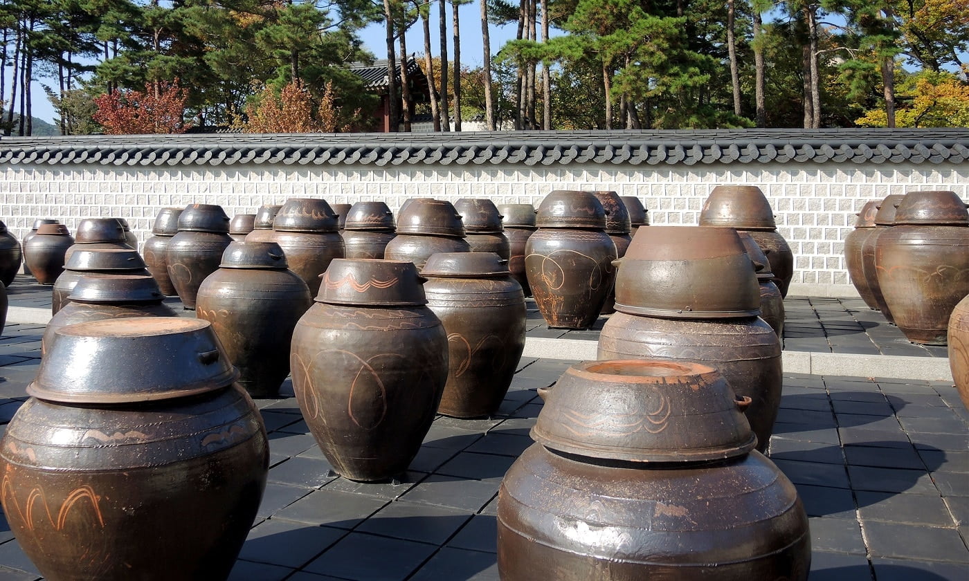 Jangdokdae, Korean traditional jars contain sauces and condiments.