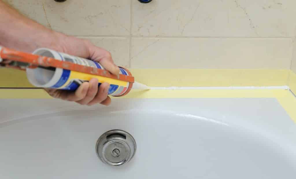 8 Best Caulk For Showers And Bathtubs Right Now