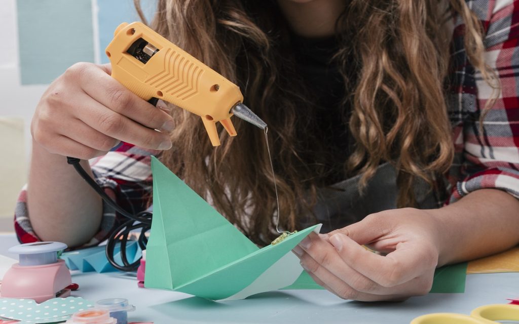 10 Best Glue For Paper & Paper Mache