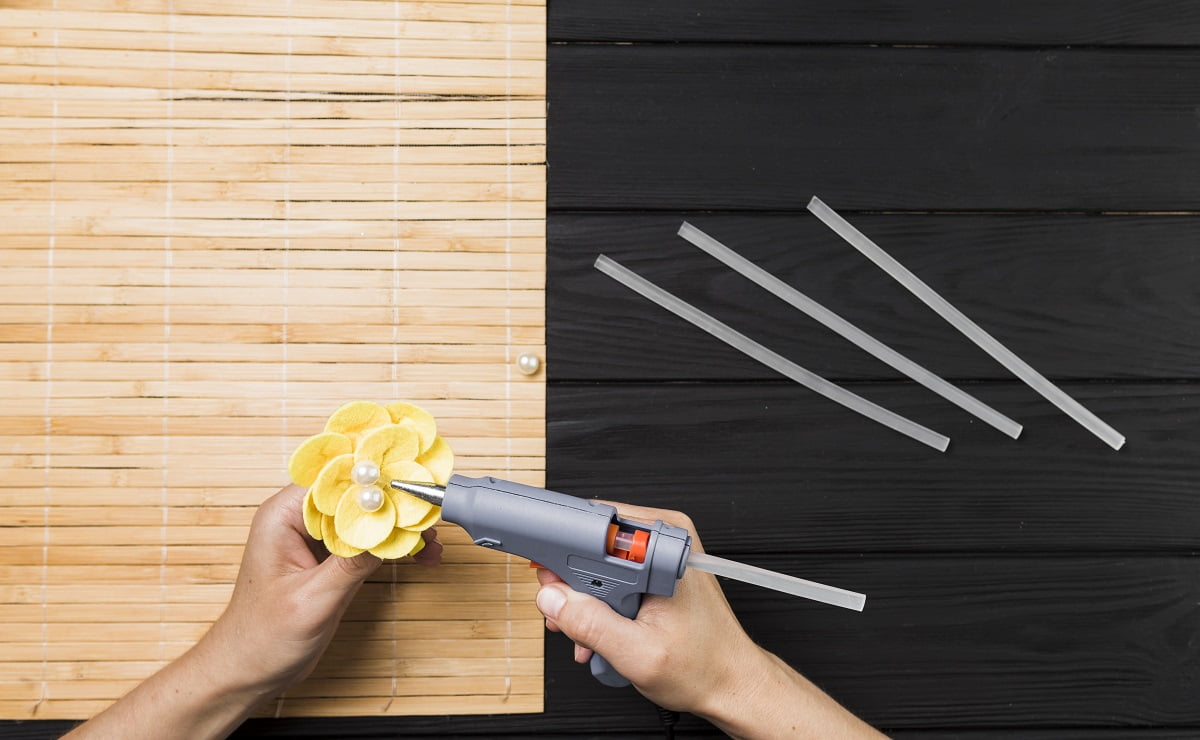 10 Best Epoxy For Plastic Today [Reviews+Buyer’s Guide]