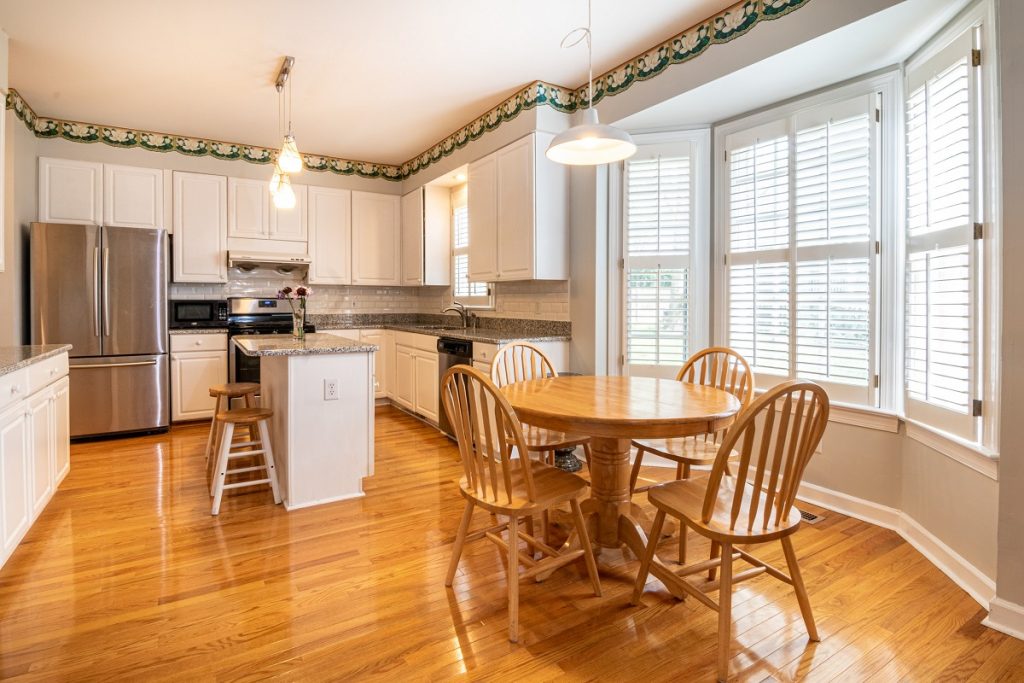 How Many Coats Of Polyurethane [All You Need To Know]