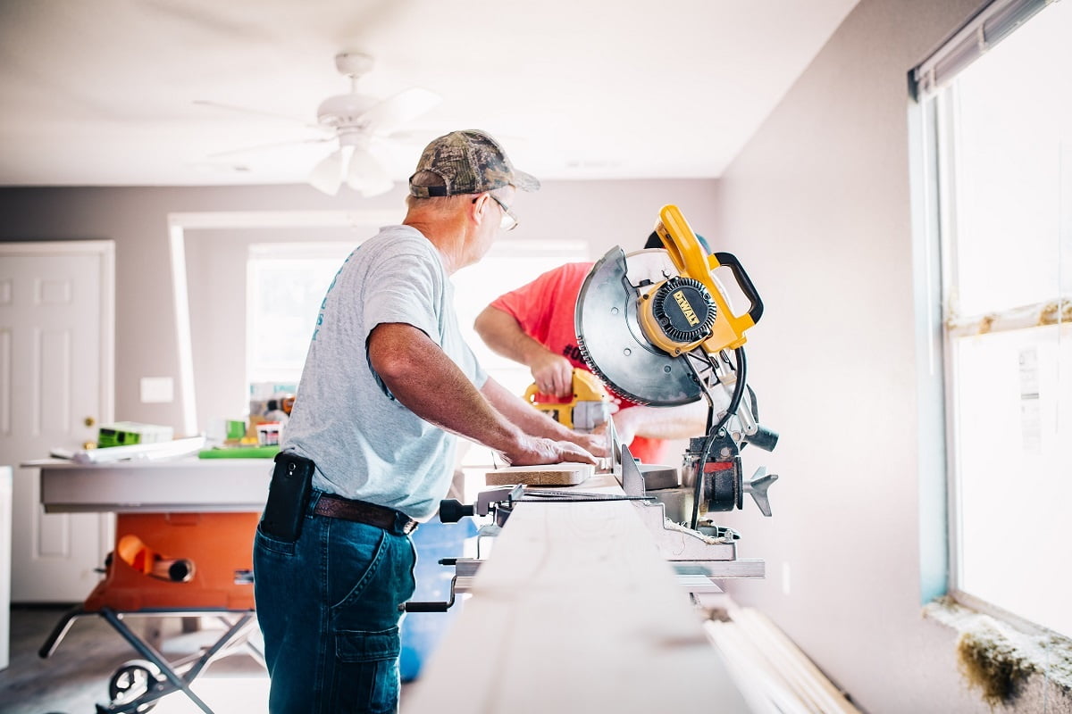 miter saw vs. circular saw