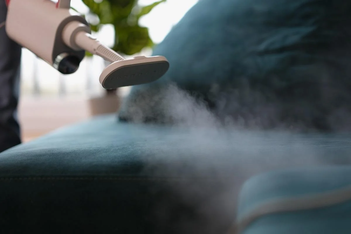 Steam vacuum cleaner for cleaning fabric furniture. Steam cleaners for upholstered furniture