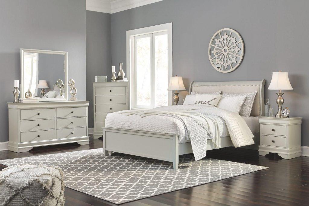 Pale Gray With Classic Crisp White 1