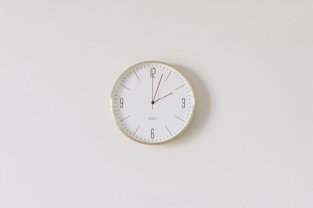 10 Best Wall Clocks Reviews + Guide